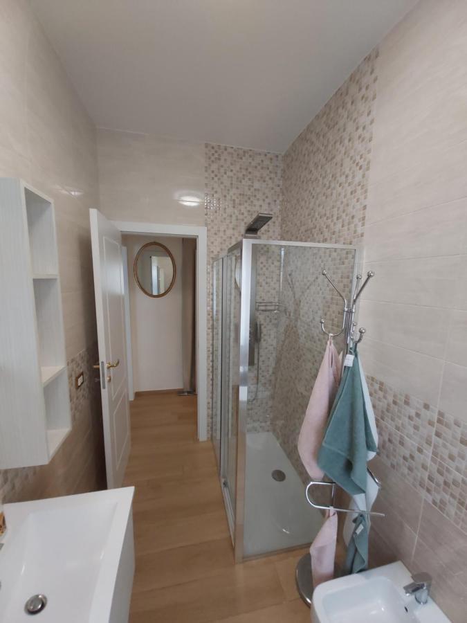Le Rive Apartment Desenzano del Garda Luaran gambar