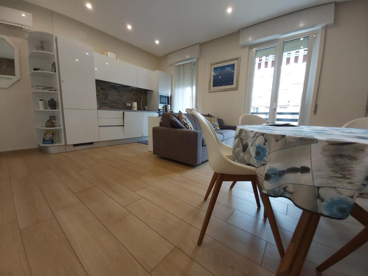 Le Rive Apartment Desenzano del Garda Luaran gambar