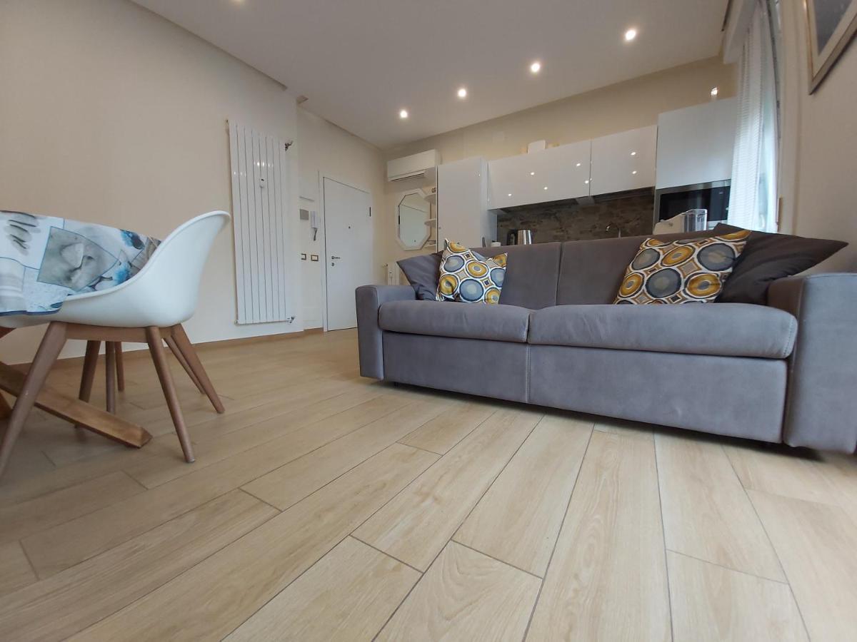 Le Rive Apartment Desenzano del Garda Luaran gambar