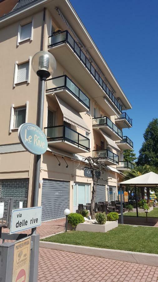 Le Rive Apartment Desenzano del Garda Luaran gambar
