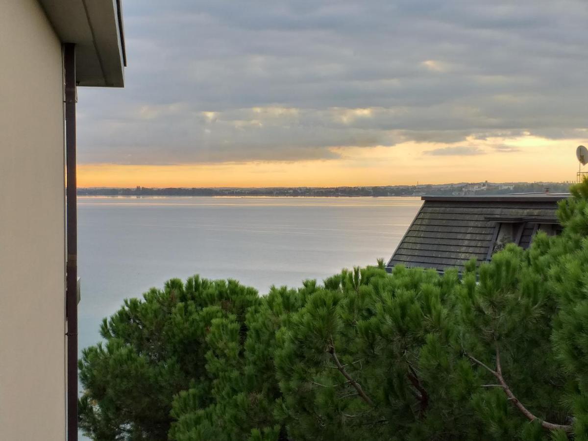Le Rive Apartment Desenzano del Garda Luaran gambar